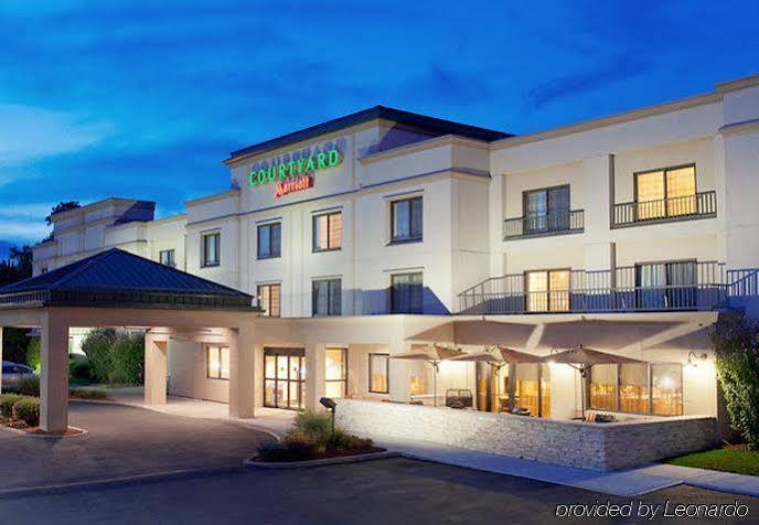 Courtyard By Marriott Albany Thruway Hotel Exterior photo