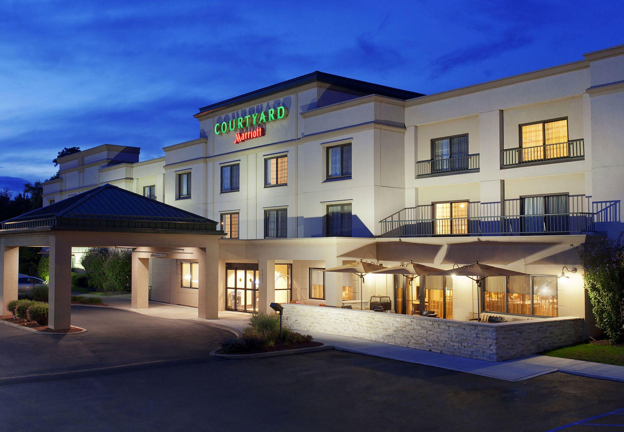 Courtyard By Marriott Albany Thruway Hotel Exterior photo