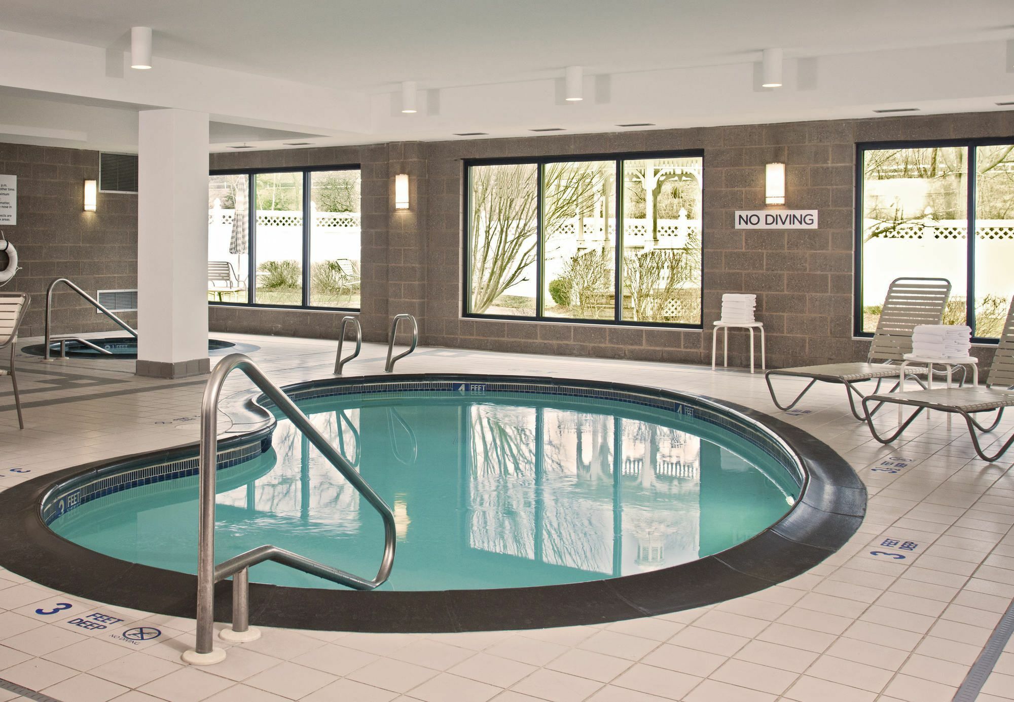 Courtyard By Marriott Albany Thruway Hotel Exterior photo